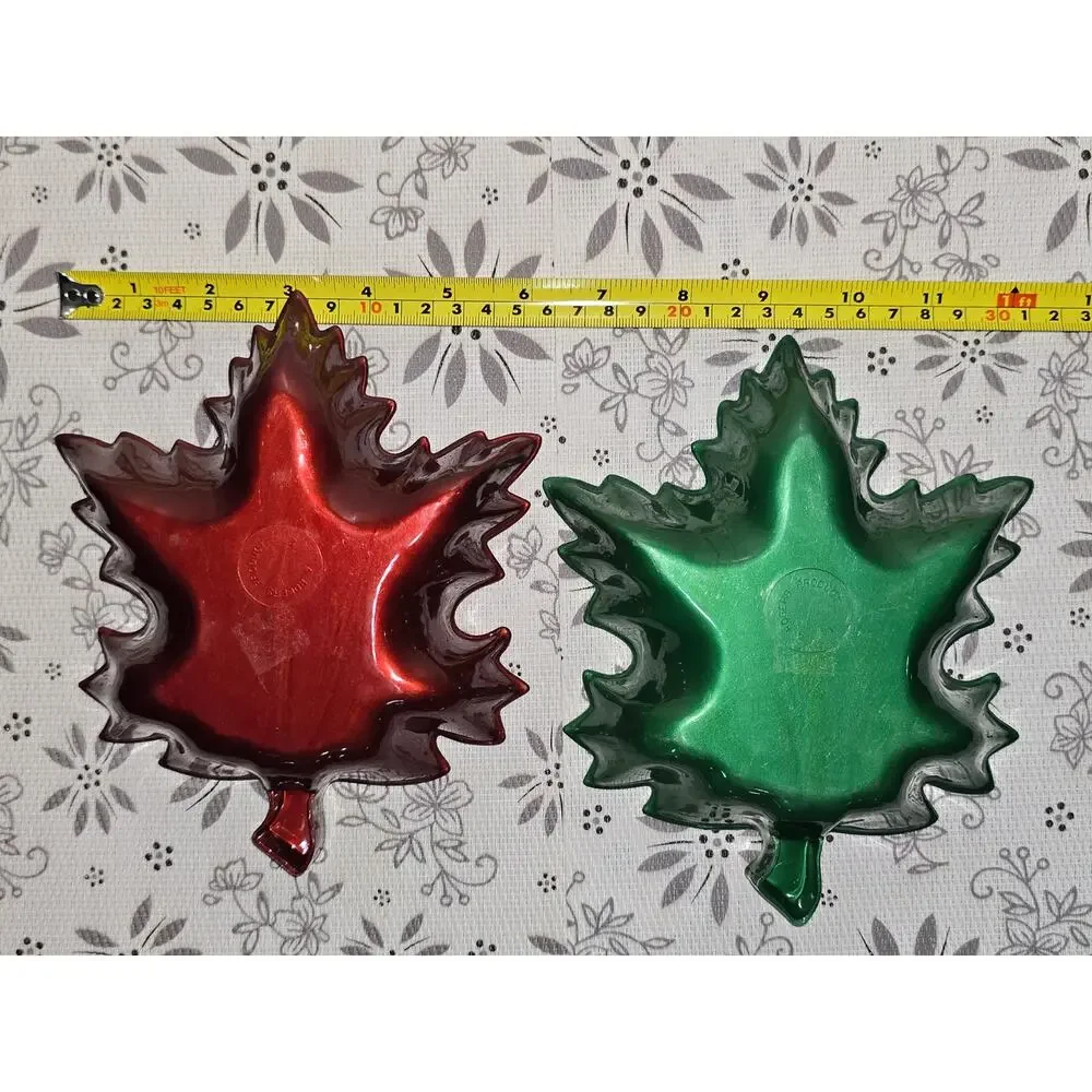 Set of 4 Maple Leaf Shaped Plastic Bowls — Fall Colors